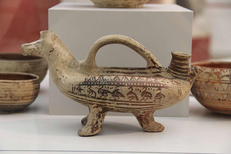 File:Ancient Pottery Arania.jpg